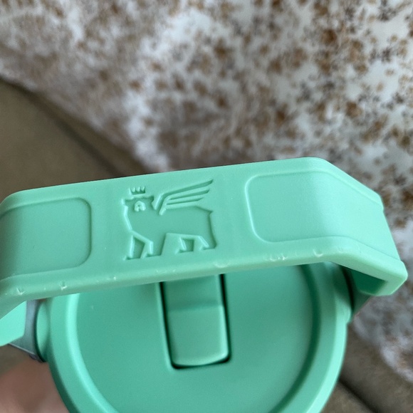 Stanley 30 OZ IceFlip Straw Tumbler *Green - Picture 2 of 3